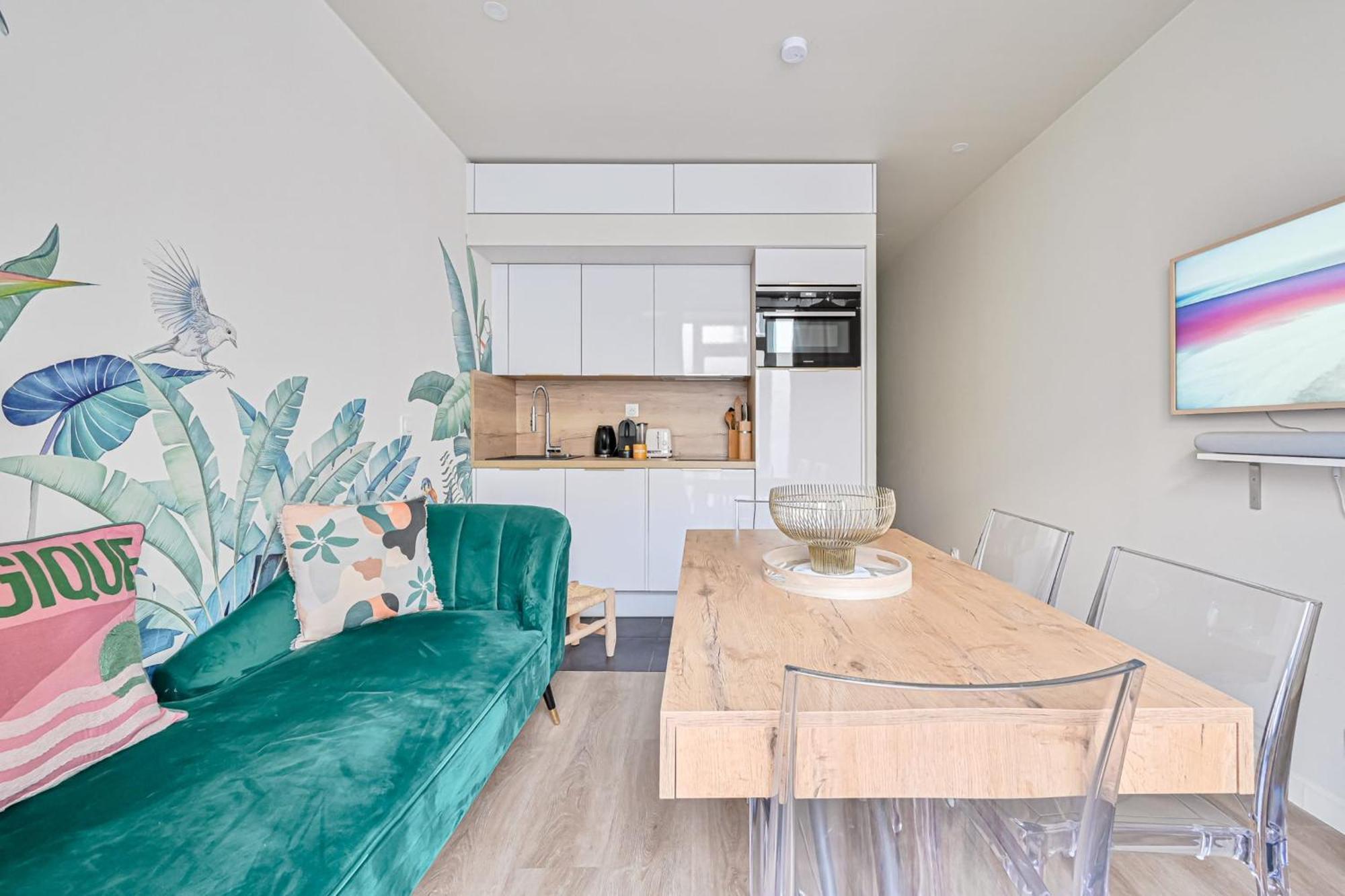 Scarlette House - N180 *